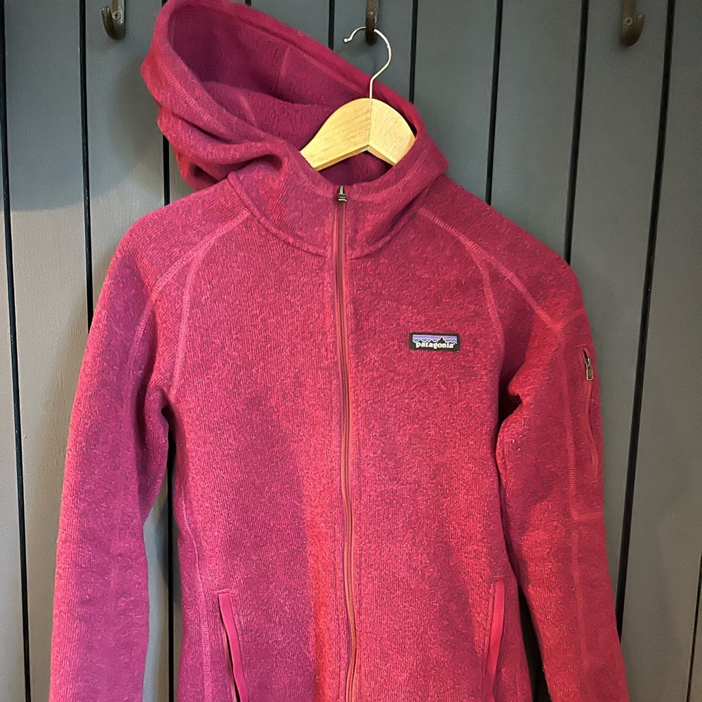 Patagonia women’s zip up sweater.
